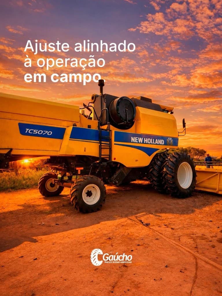 Colheitadeira New Holland ao pôr do sol; texto sobre alinhamento da operação em campo — Gaúcho Pneus.